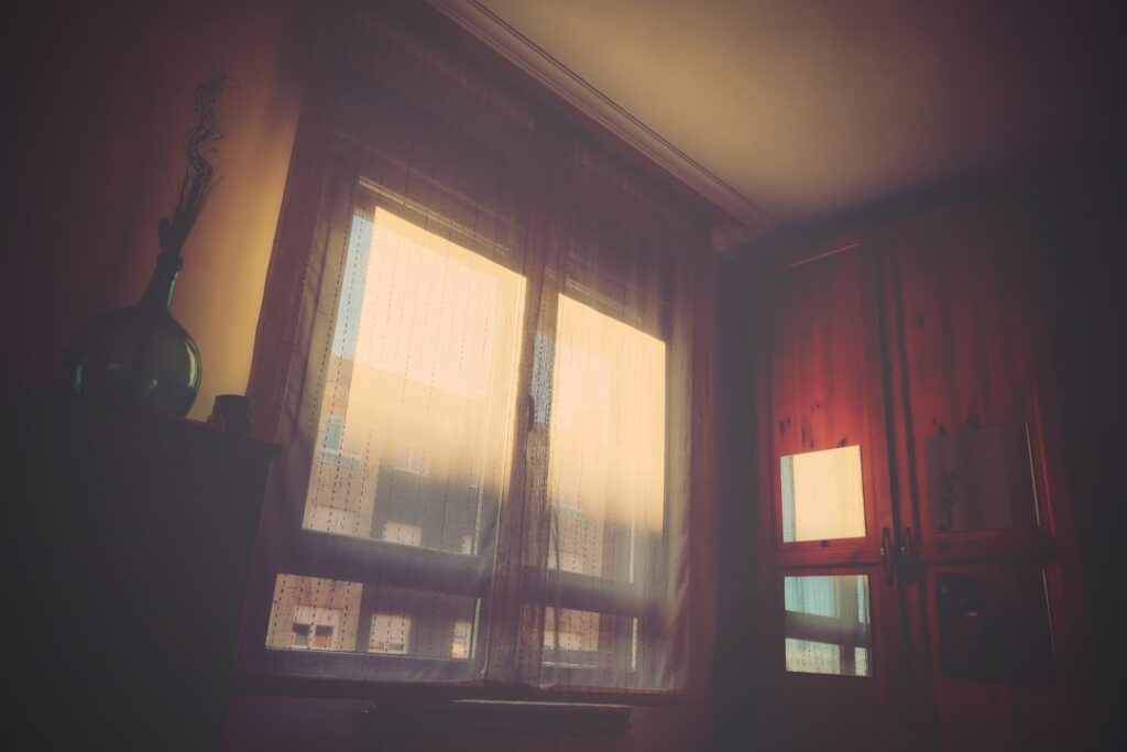 Curating a Sunrise Fragrance: Elevate Your Morning Ritual - minimalist luxury morning light