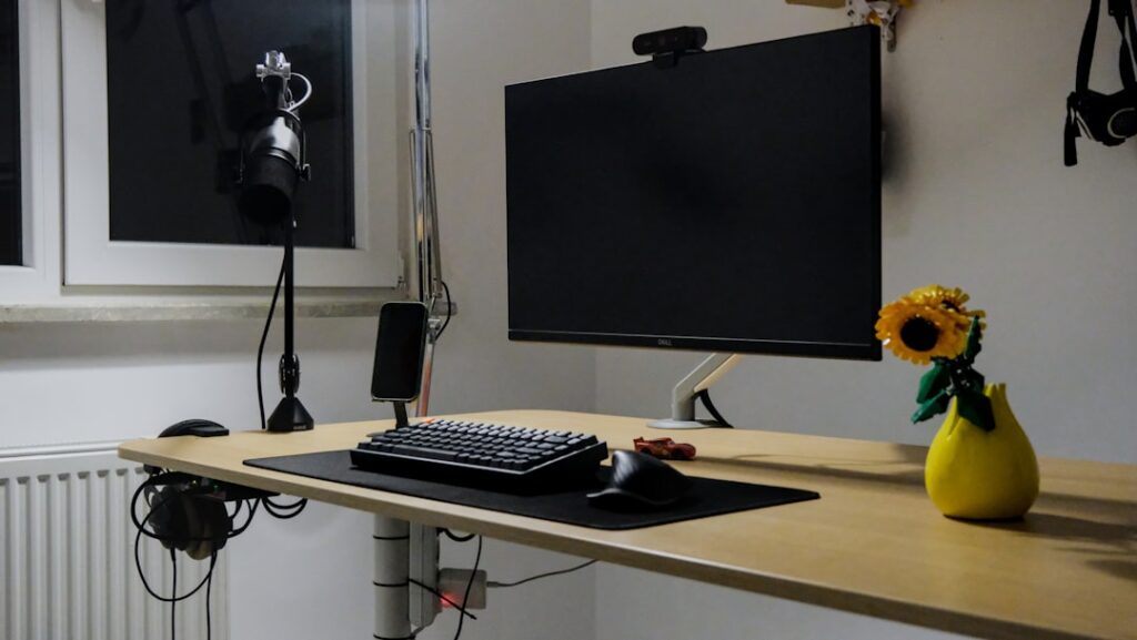 Peppermint Neuro-Fragrance: Elevating Elite Productivity - minimalist workspace peppermint